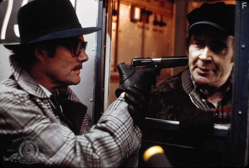 Robert Shaw and James Broderick in Захват поезда Пелэм 1-2-3 (1974)