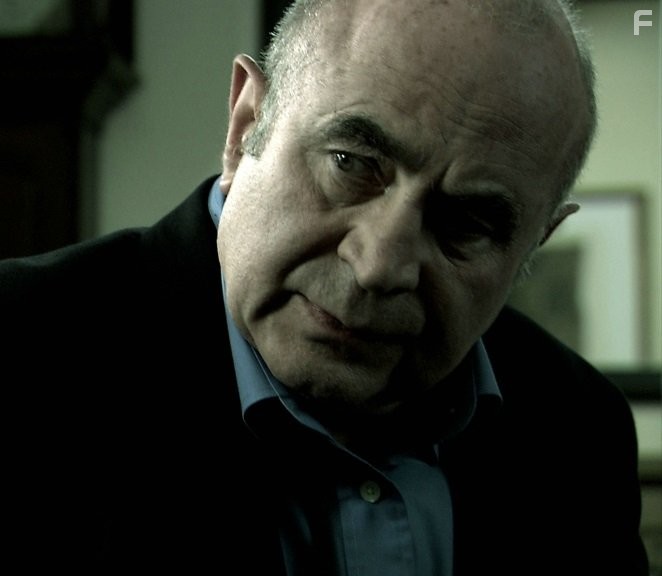 Bob Hoskins in Вне закона (2007)