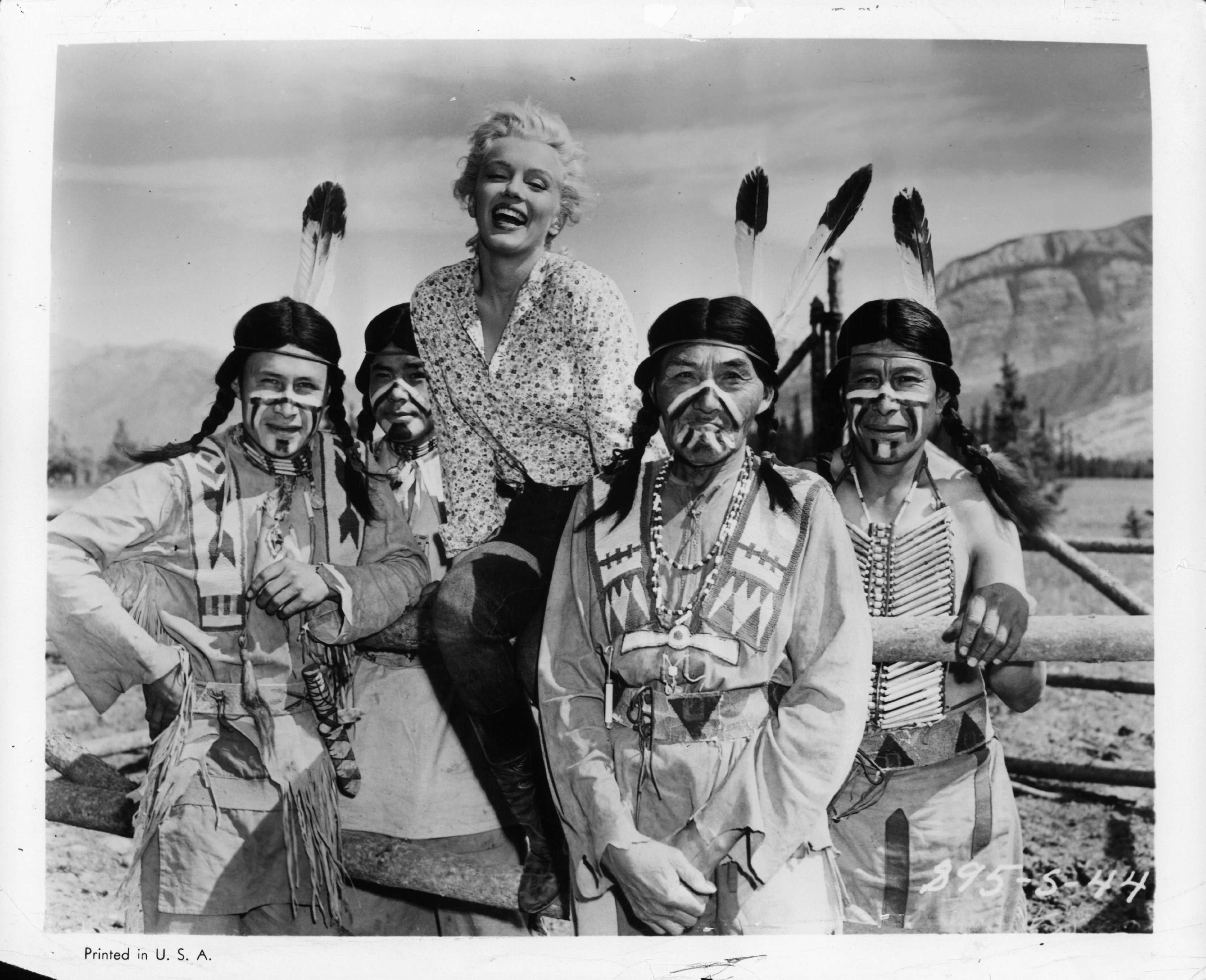 Marilyn Monroe in Река не течет вспять (1954)