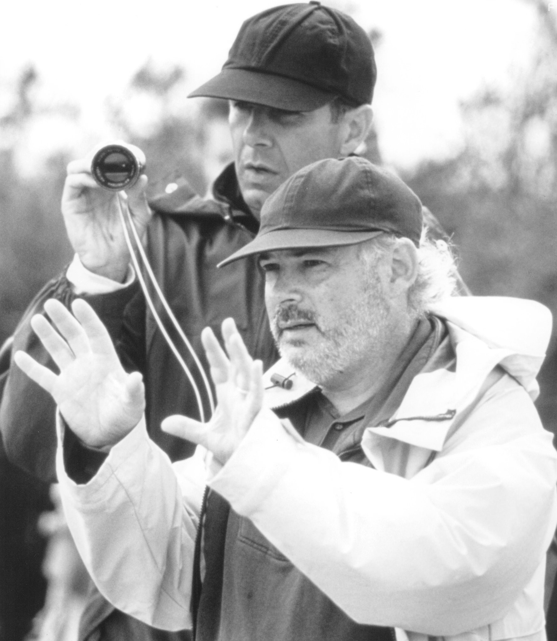 Tim Suhrstedt and Michael Pressman in Джиллиан на день рождения (1996)