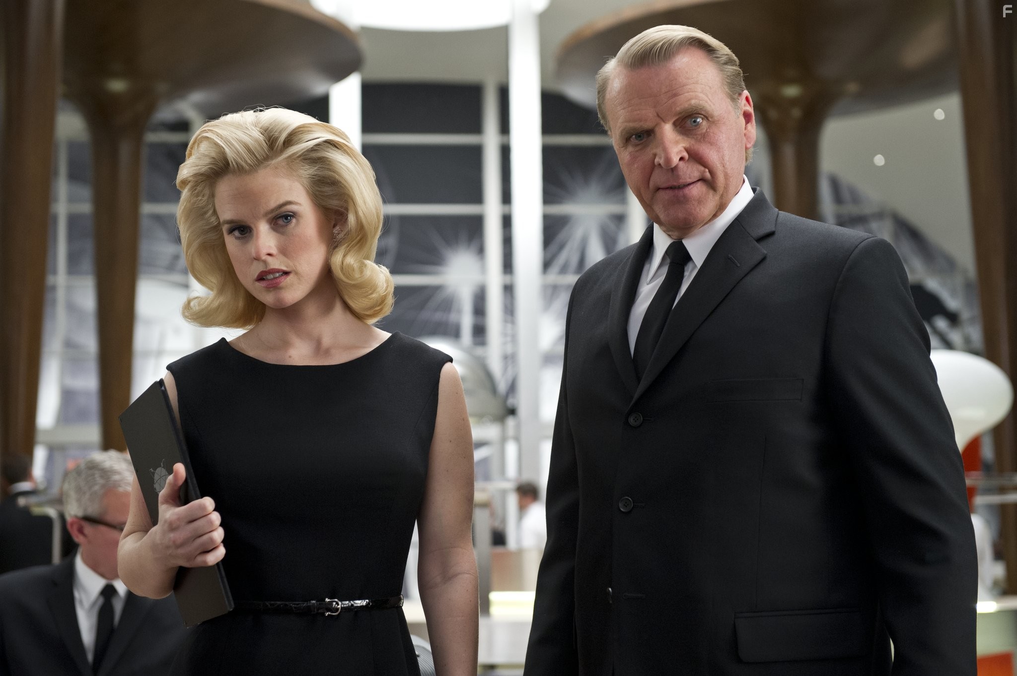 David Rasche and Alice Eve in Люди в черном 3 (2012)