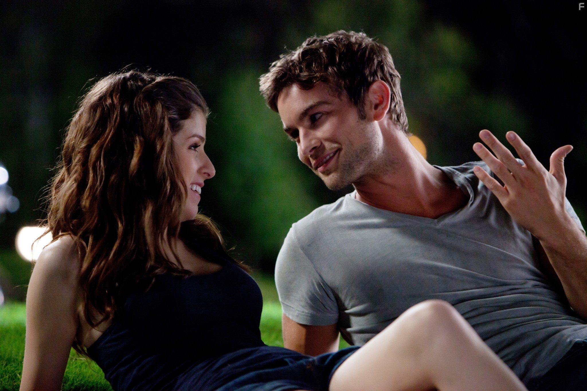 Anna Kendrick and Chace Crawford in Чего ждать, кoгда ждёшь ребёнка (2012)