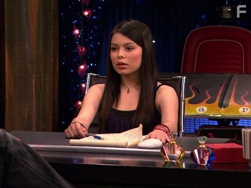 Miranda Cosgrove in АйКарли (2007)