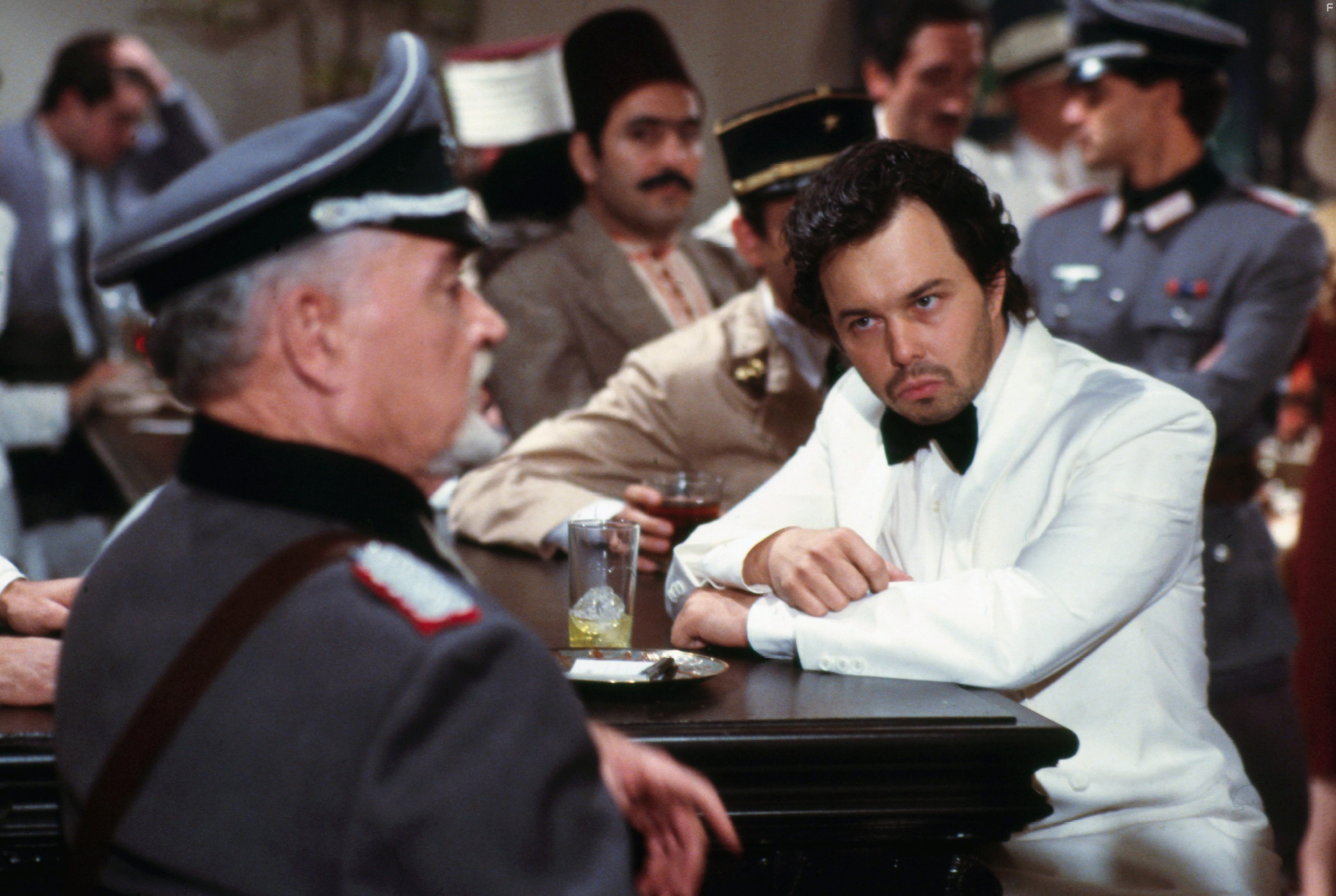 Curtis Armstrong in Детективное агентство 'Лунный свет' (1985)