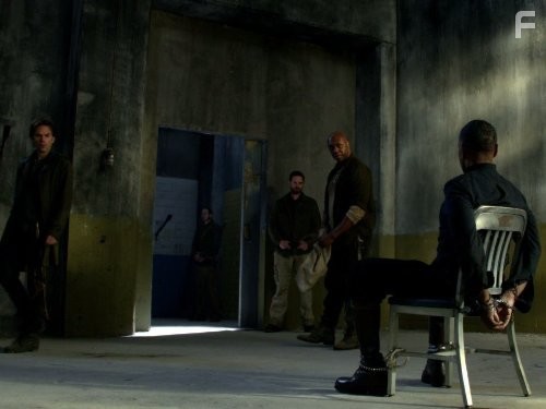 Giancarlo Esposito, Billy Burke, and Zak Orth in Революция (2012)