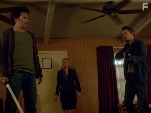 Billy Burke, Elizabeth Mitchell, and David Lyons in Революция (2012)