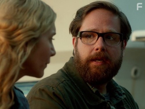 Elizabeth Mitchell and Zak Orth in Революция (2012)
