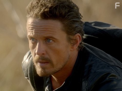 David Lyons in Революция (2012)
