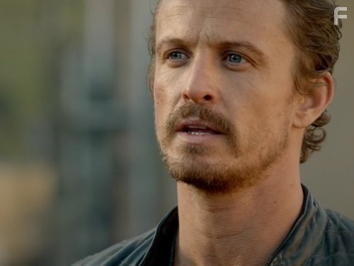 David Lyons in Революция (2012)