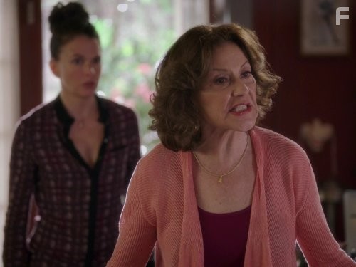 Kelly Bishop and Sutton Foster in Балерины (2012)