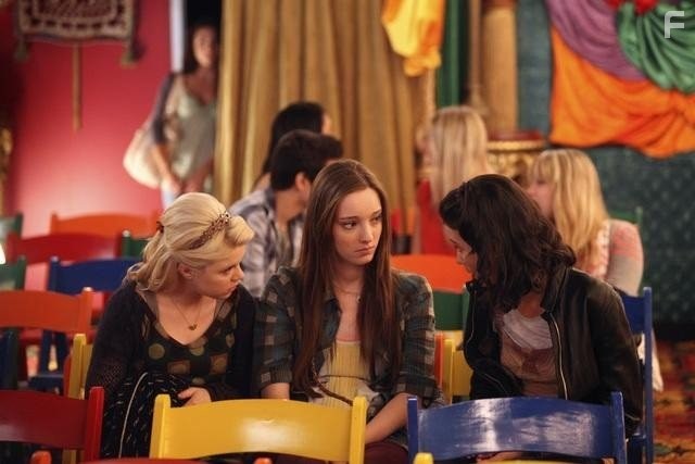 Emma Dumont, Bailey De Young, and Julia Goldani Telles in Балерины (2012)