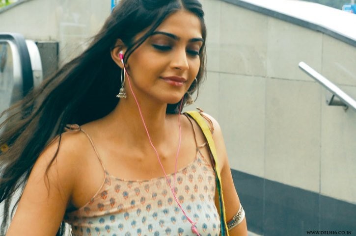 Sonam Kapoor in Дели-6 (2009)