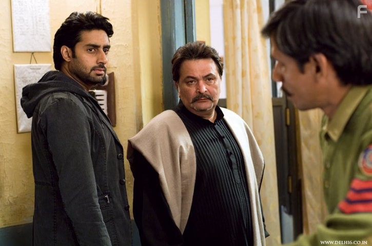 Abhishek Bachchan and Rishi Kapoor in Дели-6 (2009)