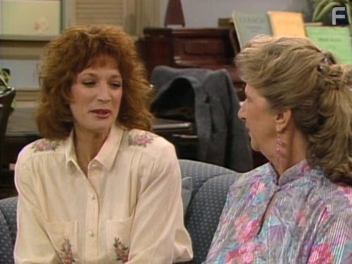 Randee Heller and Liz Sheridan in Альф (1986)