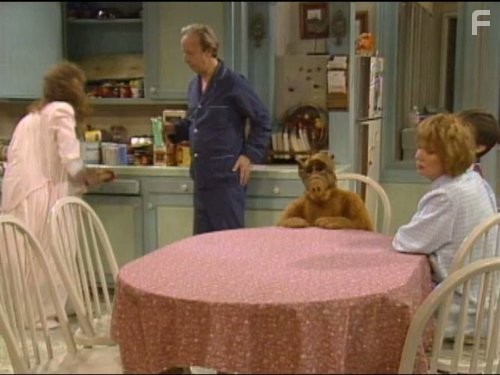 Anne Schedeen and Max Wright in Альф (1986)