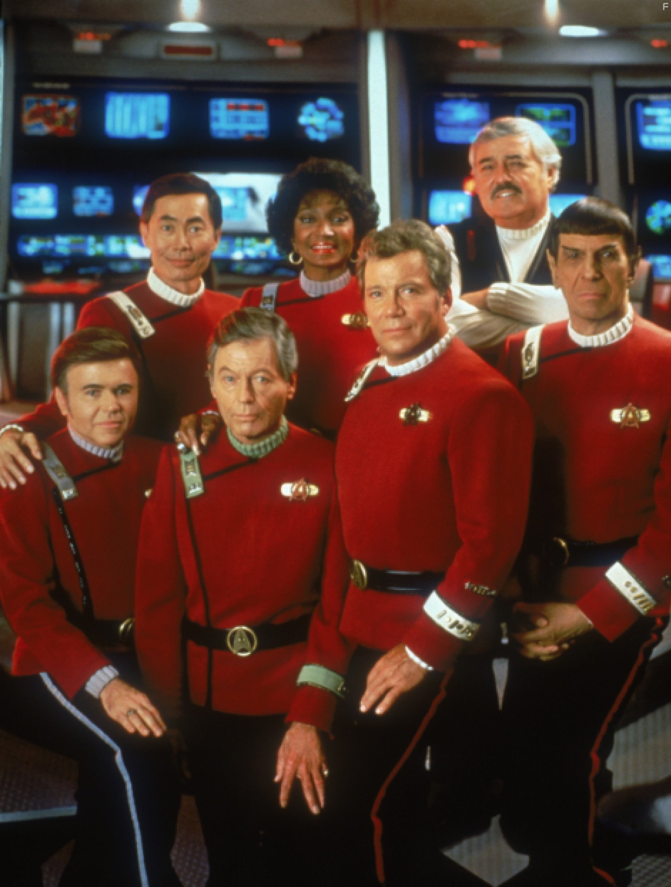 Walter Koenig, Leonard Nimoy, William Shatner, James Doohan, DeForest Kelley, George Takei, and Nichelle Nichols in Звездный путь 6: Неоткрытая страна (1991)