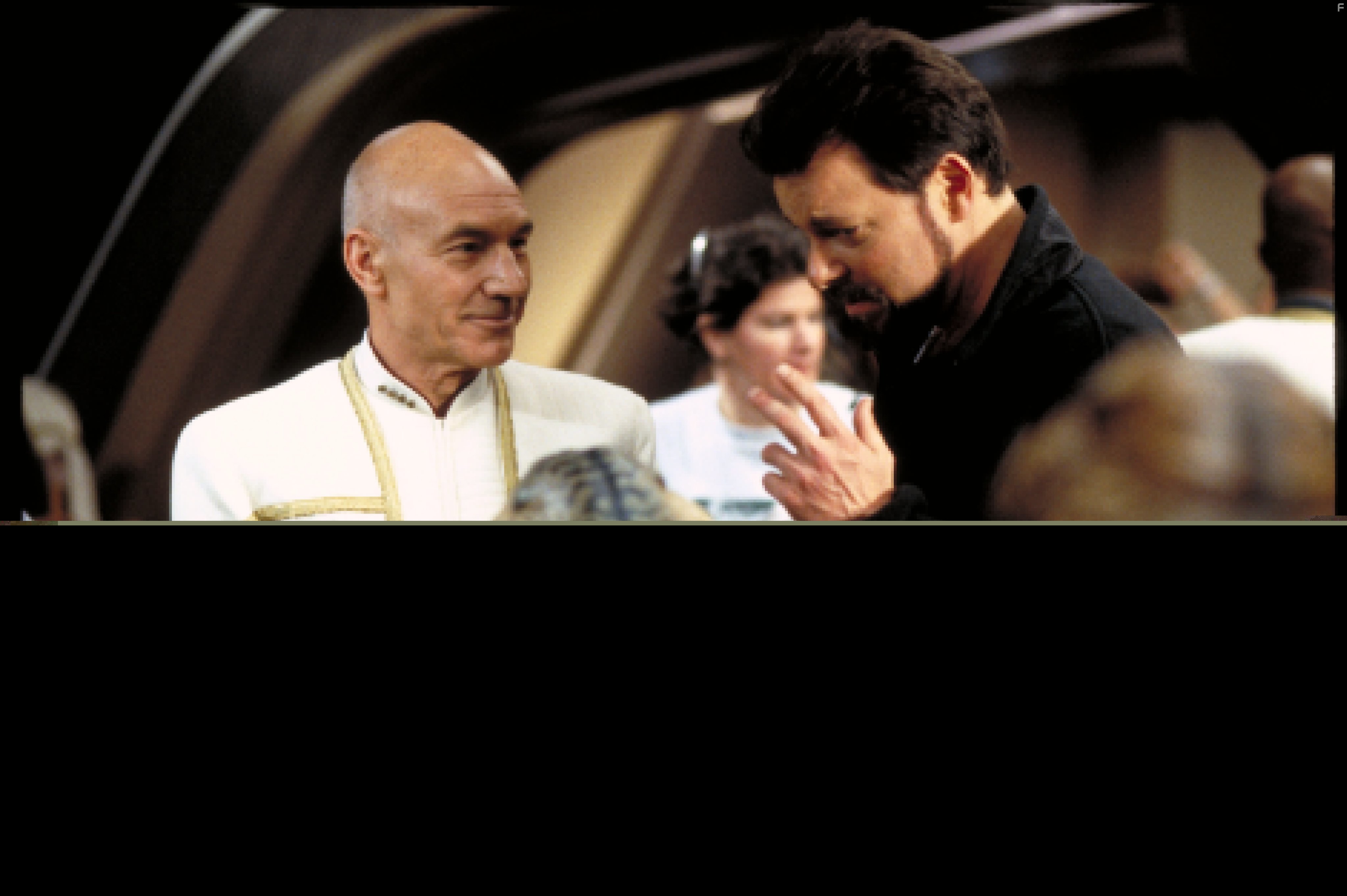 Jonathan Frakes and Patrick Stewart in Звездный путь: Восстание (1998)