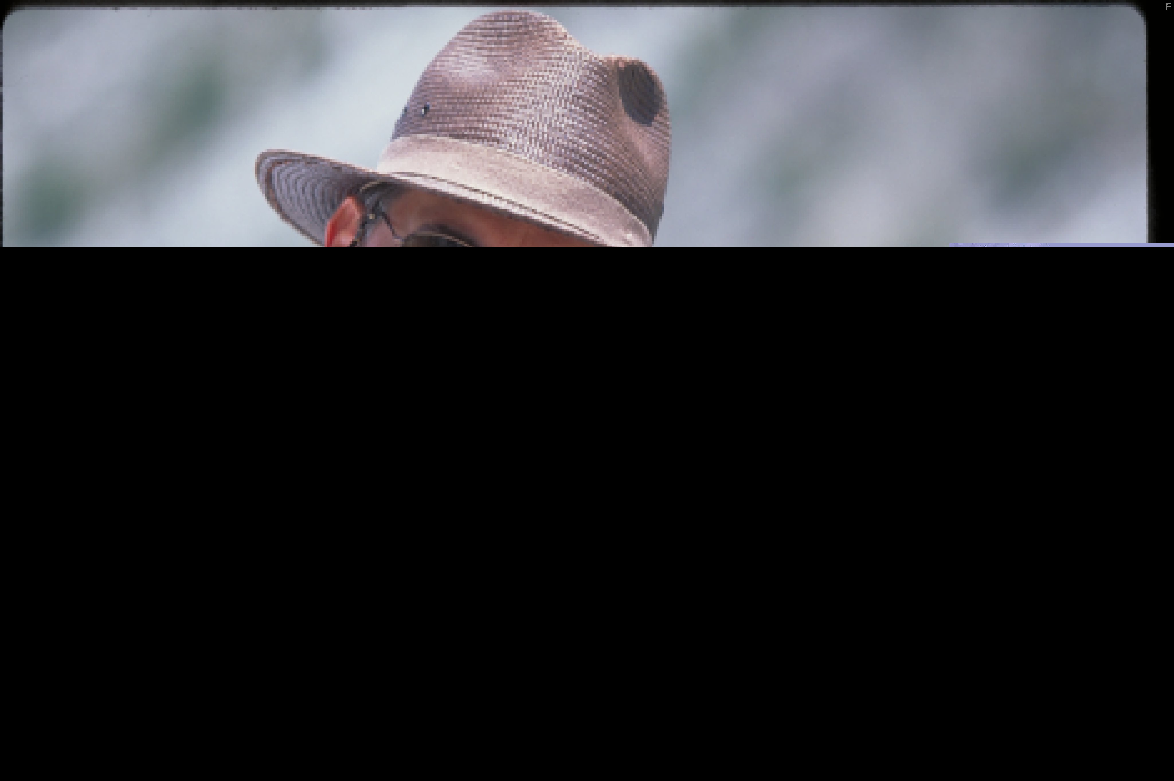 Jonathan Frakes in Звездный путь: Восстание (1998)