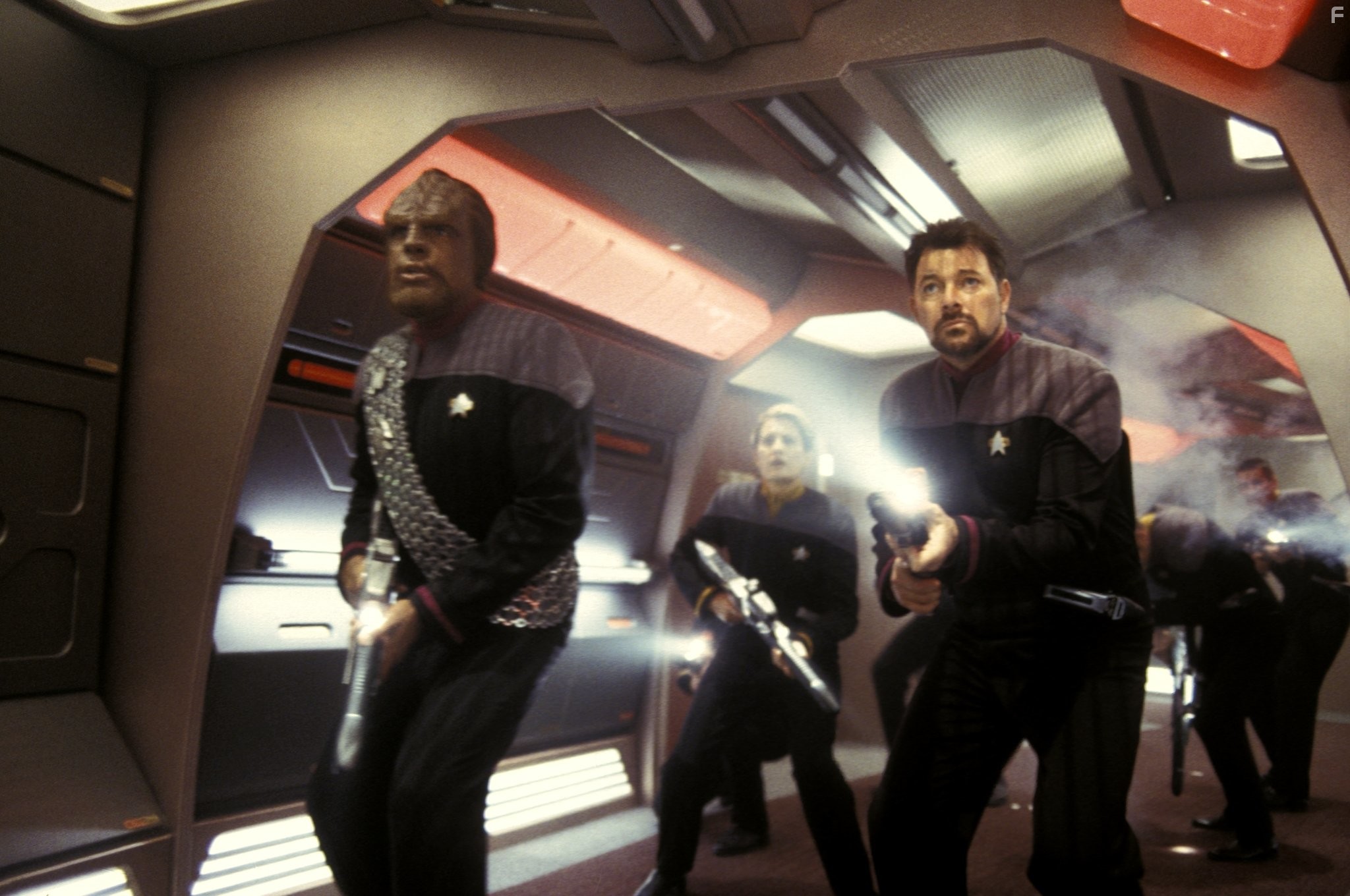 Michael Dorn and Jonathan Frakes in Звездный путь: Возмездие (2002)