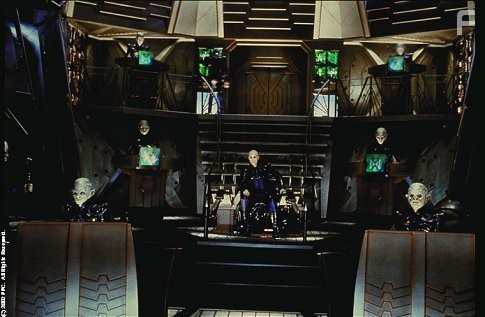 Tom Hardy in Звездный путь: Возмездие (2002)