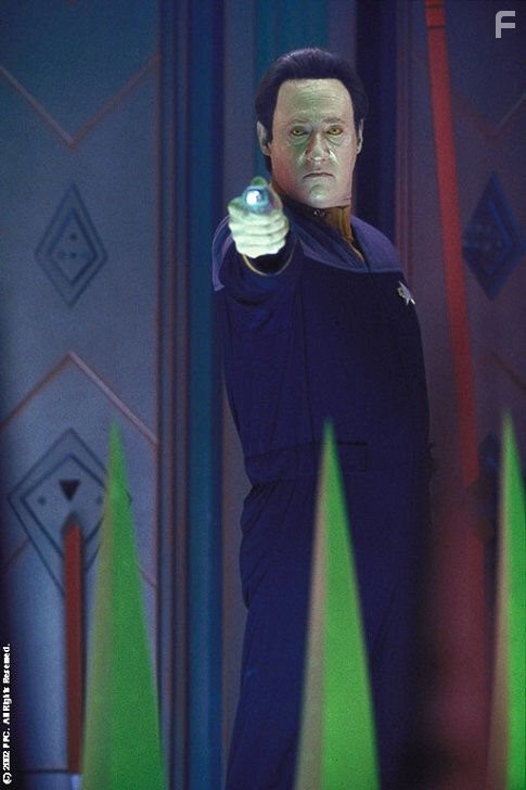 Brent Spiner in Звездный путь: Возмездие (2002)