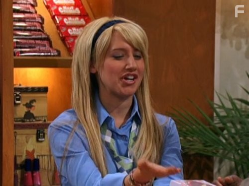 Ashley Tisdale in Всё тип-топ, или Жизнь Зака и Коди (2005)