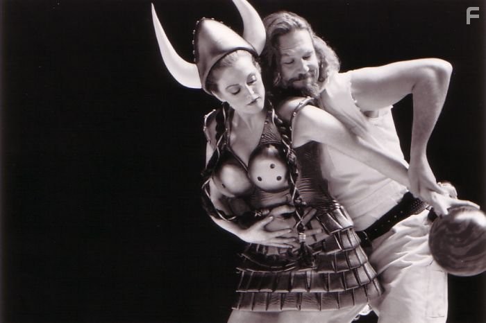 Julianne Moore and Jeff Bridges in Большой Лебовски (1998)
