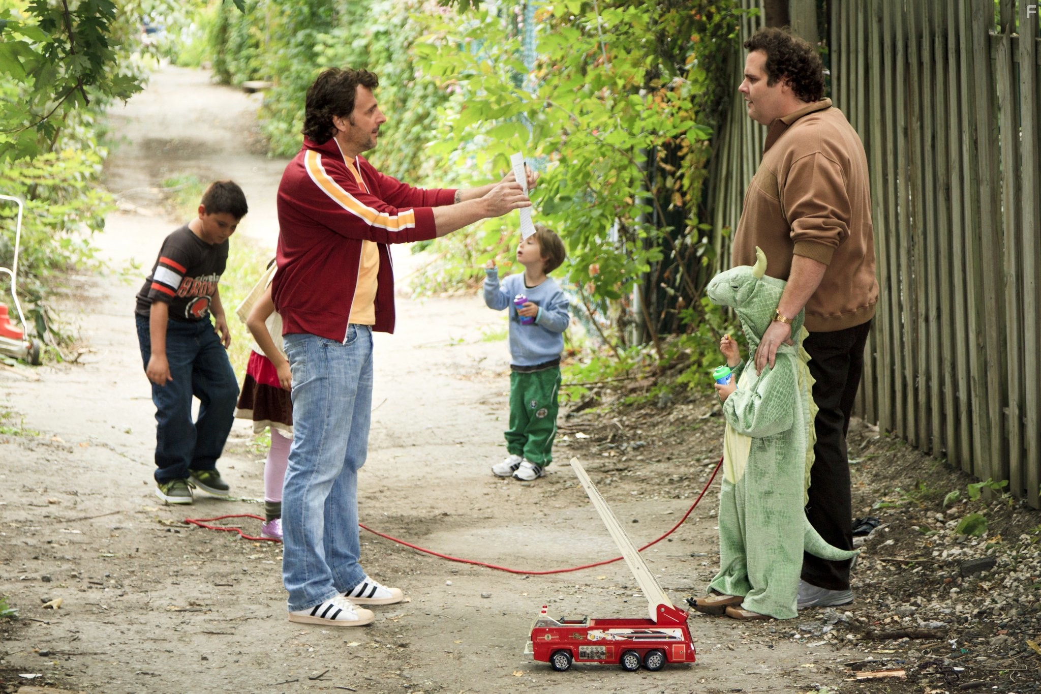 Patrick Huard and Antoine Bertrand in Папаша (2011)