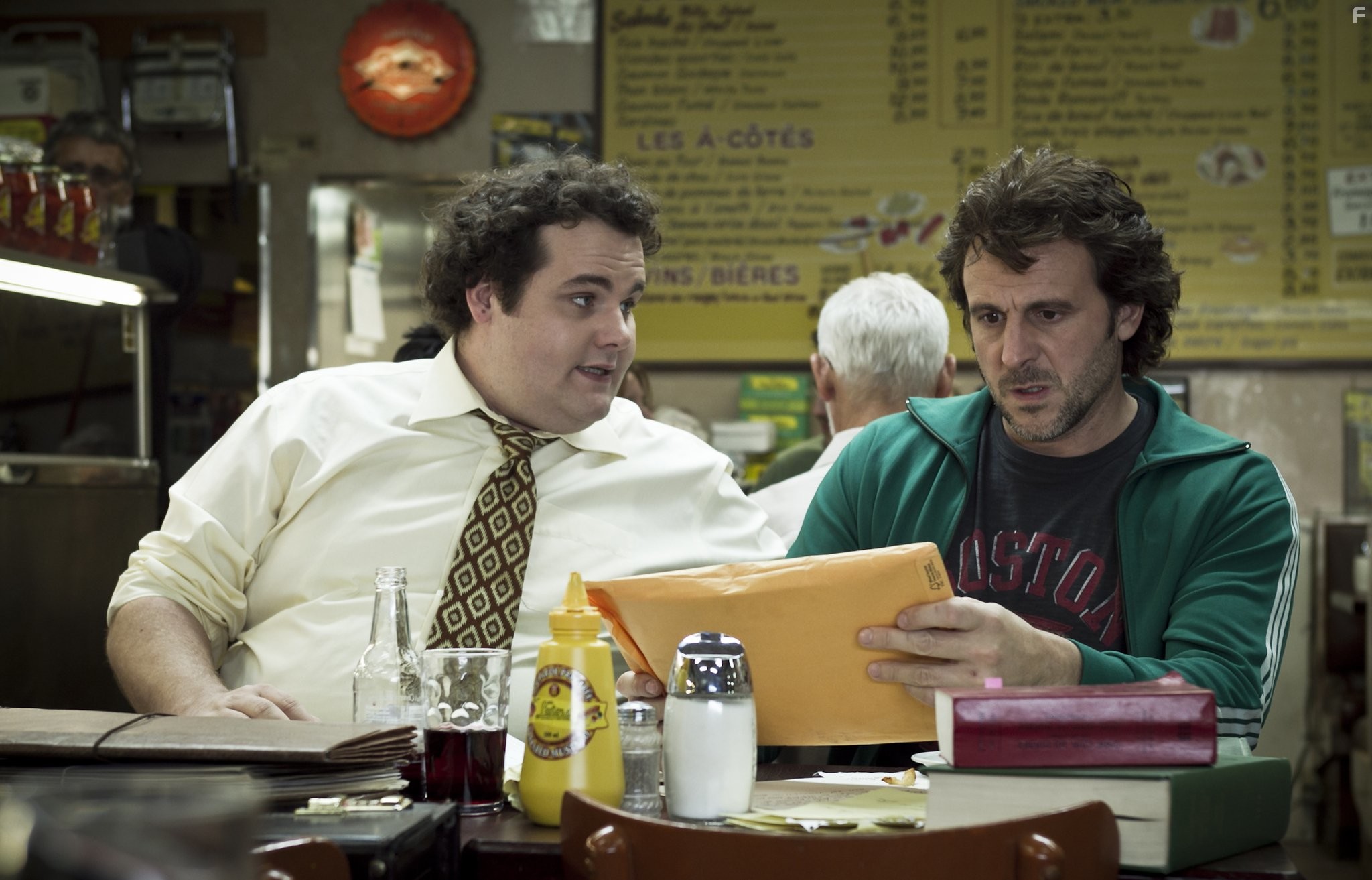 Patrick Huard and Antoine Bertrand in Папаша (2011)