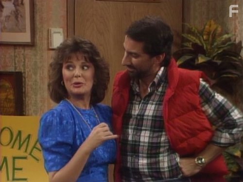 Amanda Bearse and David Garrison in Женаты... с детьми (1987)