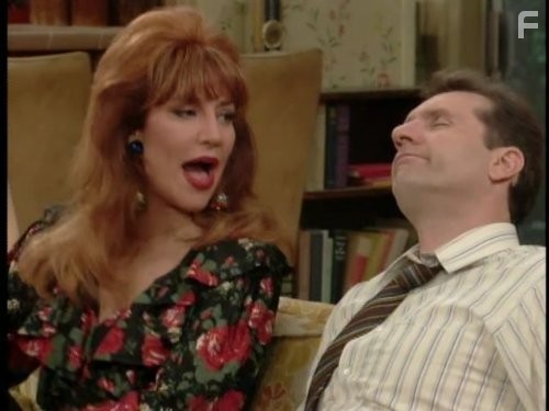 Katey Sagal and Ed O'Neill in Женаты... с детьми (1987)