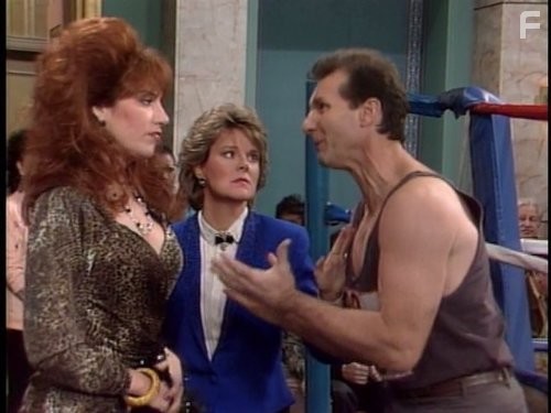 Amanda Bearse, Katey Sagal, and Ed O'Neill in Женаты... с детьми (1987)