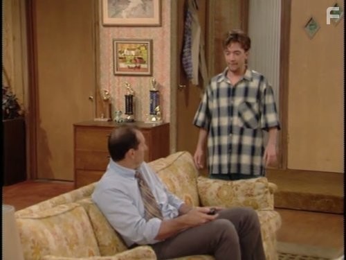 David Faustino and Ed O'Neill in Женаты... с детьми (1987)