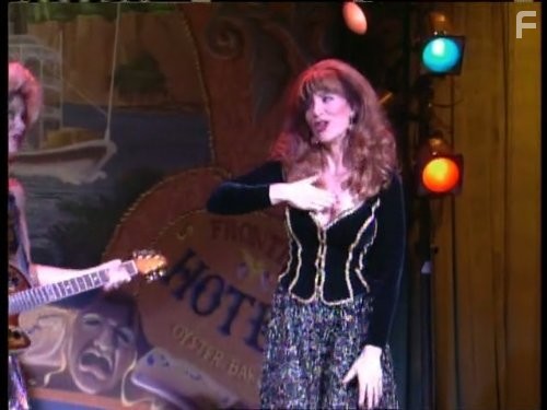 Katey Sagal in Женаты... с детьми (1987)