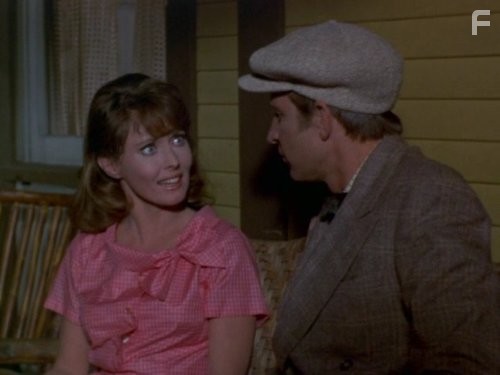 Tom Lester and Judith McConnell in Зеленые просторы (1965)