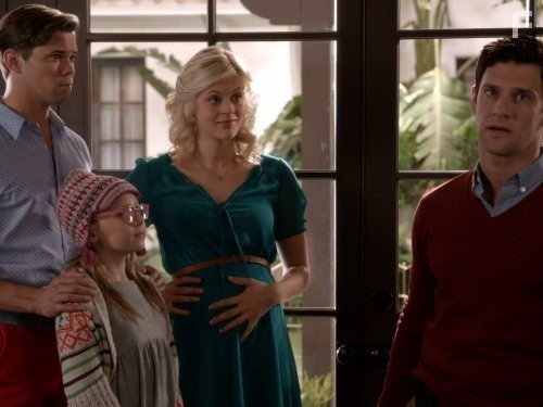 Justin Bartha, Andrew Rannells, Georgia King, and Bebe Wood in Новая норма (2012)