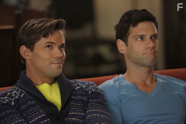 Justin Bartha and Andrew Rannells in Новая норма (2012)