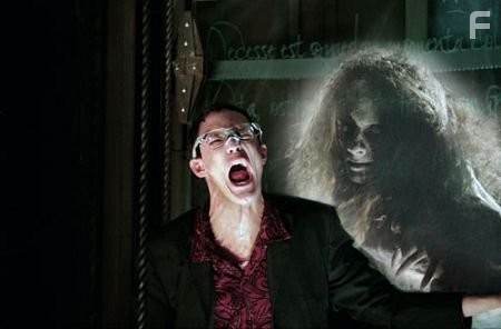 Matthew Lillard and Xantha Radley in Тринадцать привидений (2001)