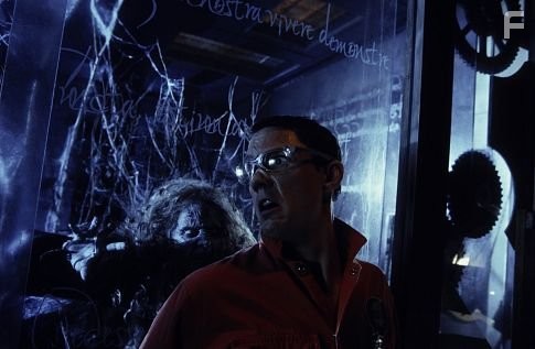 Matthew Lillard and Xantha Radley in Тринадцать привидений (2001)