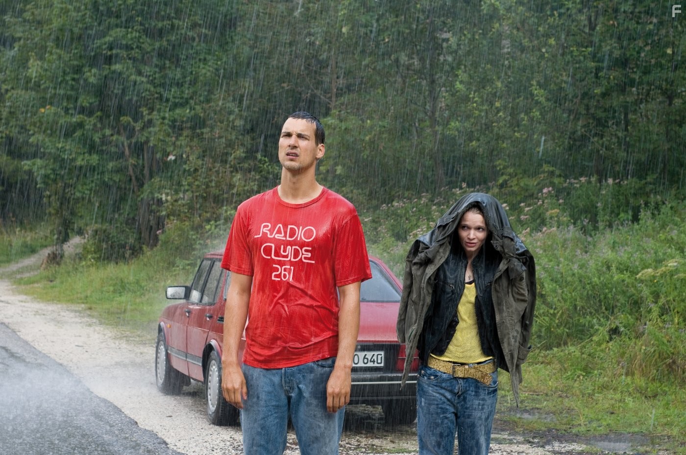 Karoline Herfurth and Florian David Fitz in Винсент хочет к морю (2010)