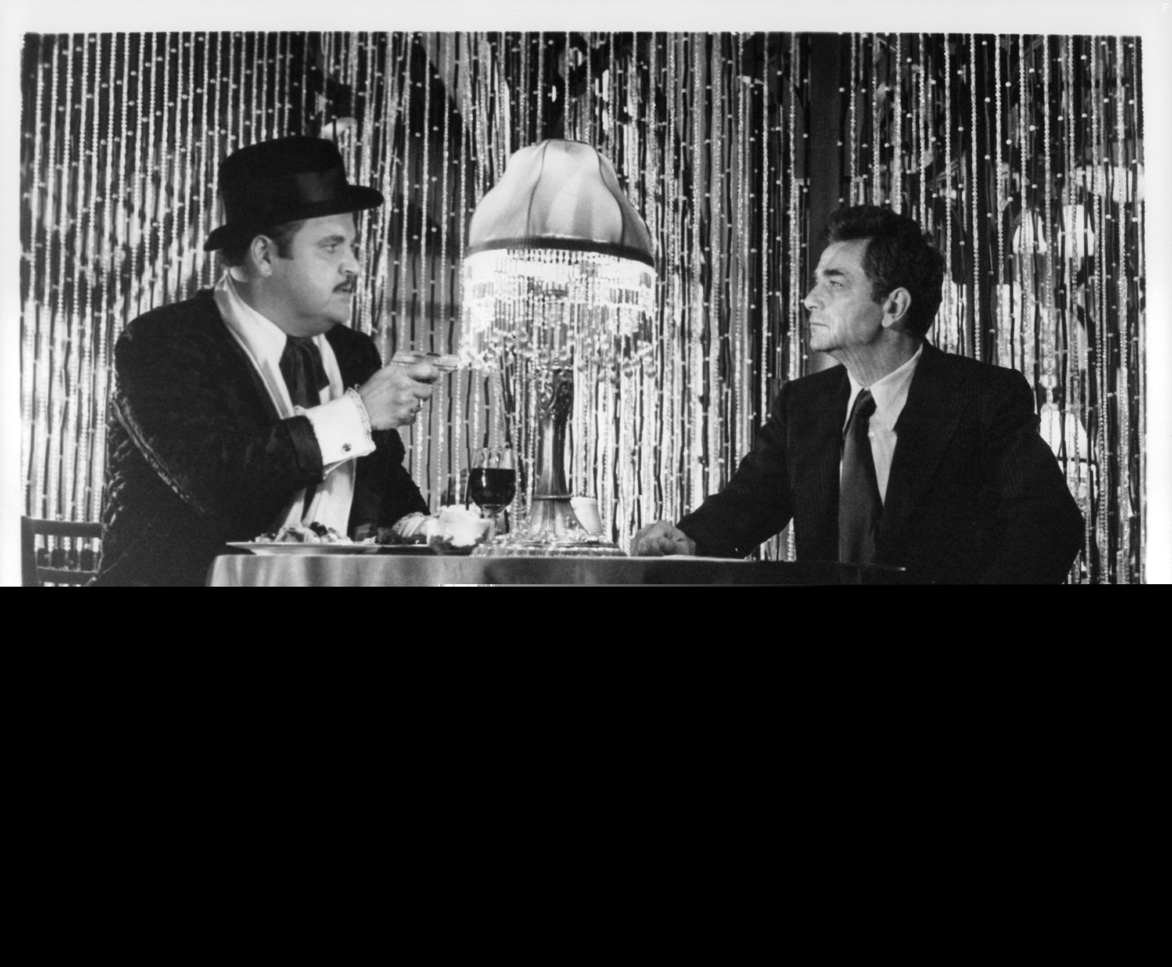 Peter Falk and Dom DeLuise in Дешевый детектив (1978)