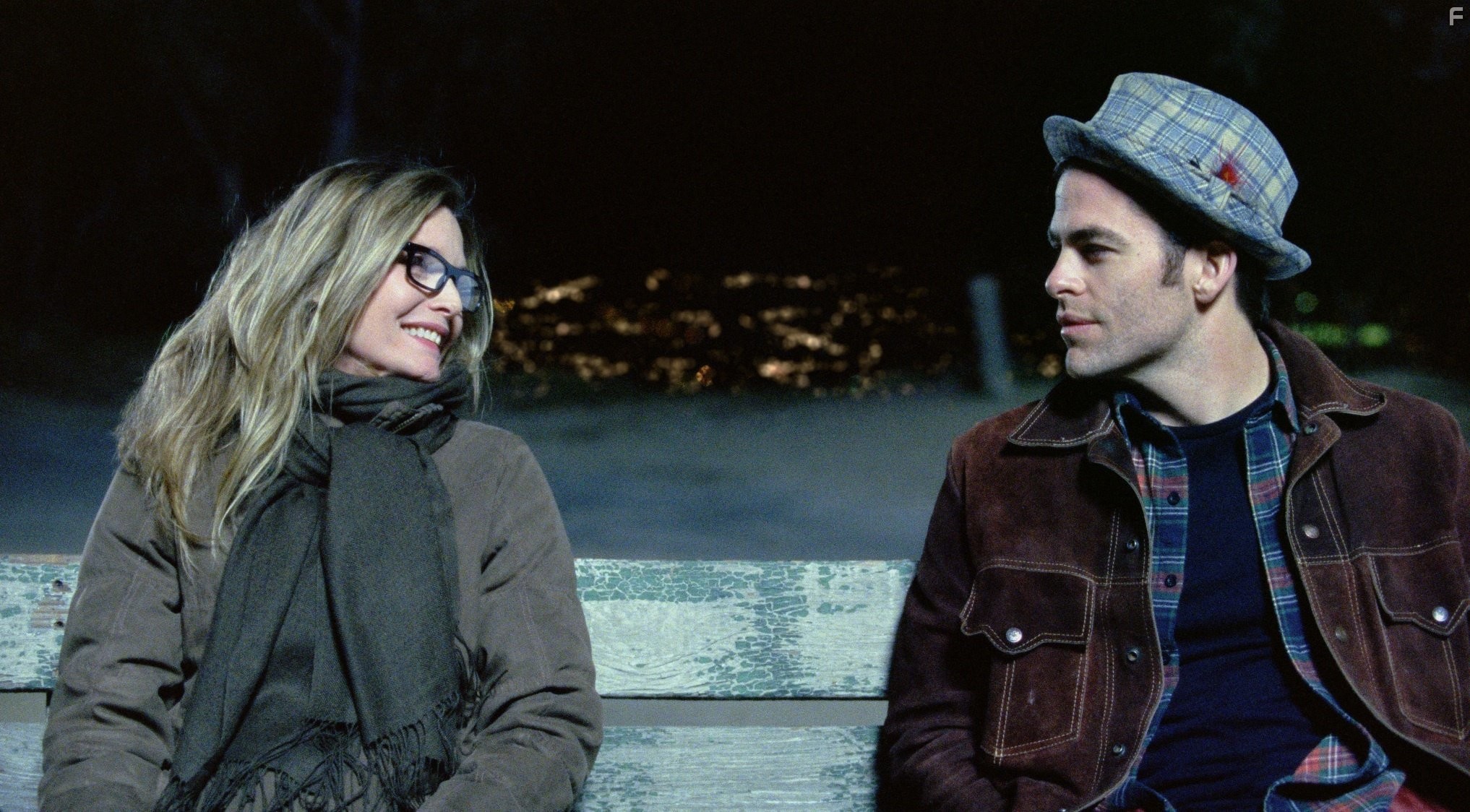 Michelle Pfeiffer and Chris Pine in Люди как мы (2012)