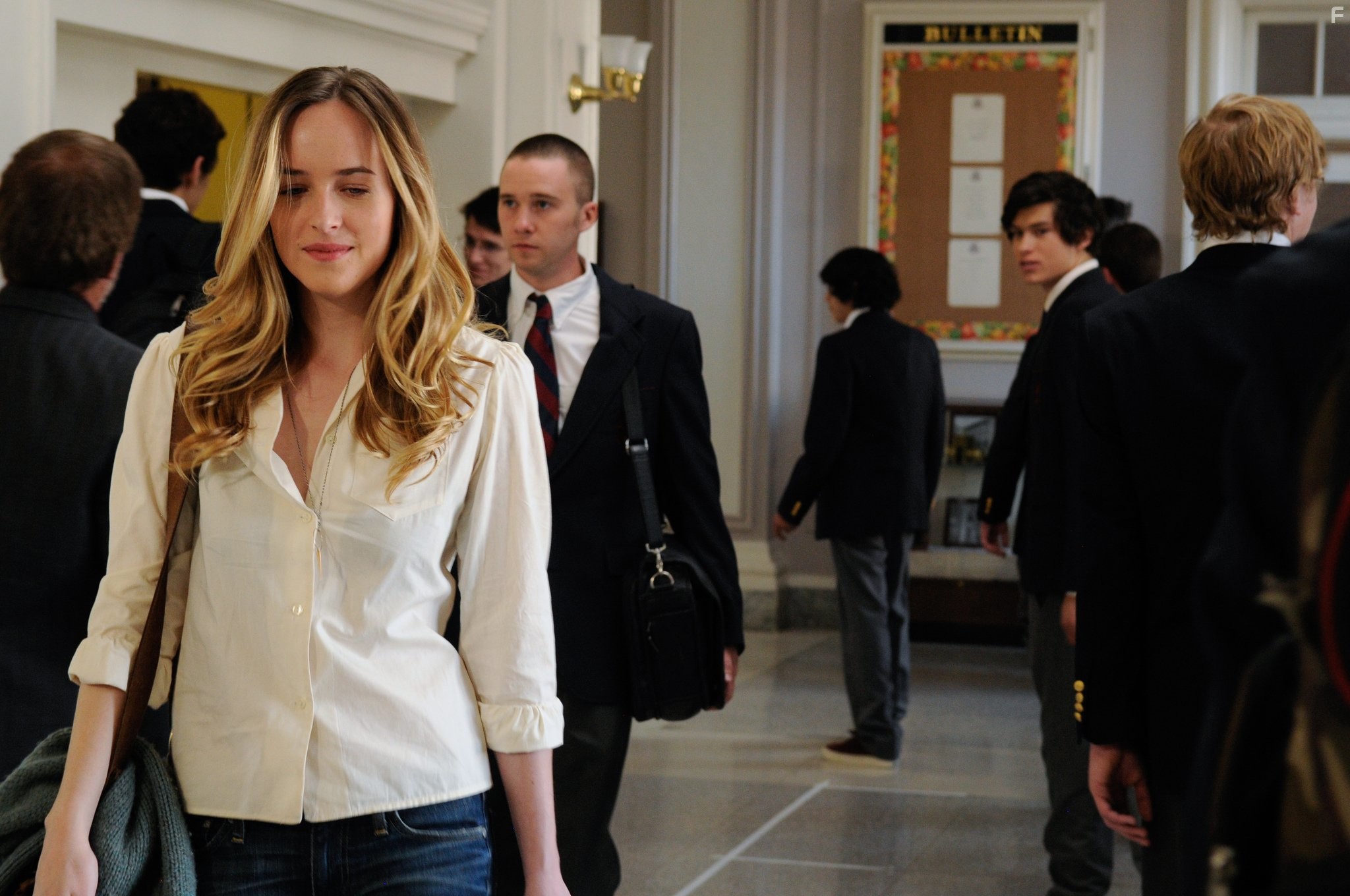 Dakota Johnson and Graham Phillips in Козы (2012)