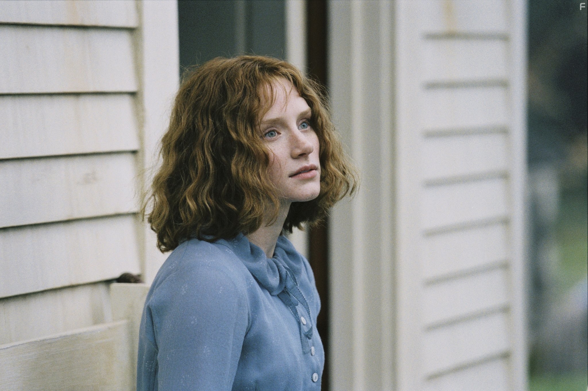 Bryce Dallas Howard in Таинственный лес (2004)