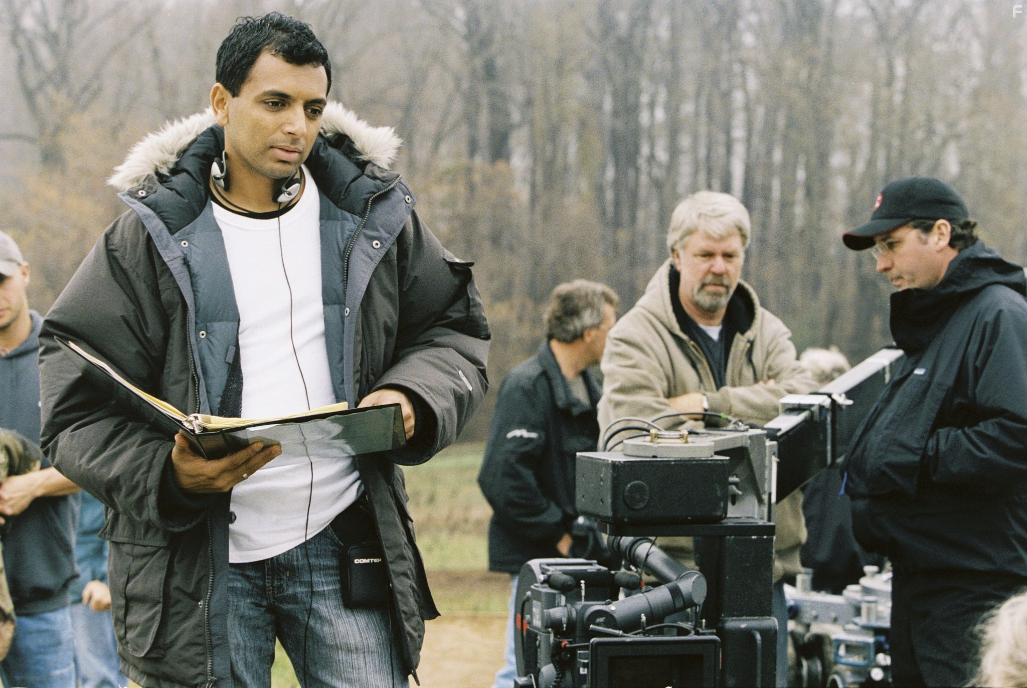 M. Night Shyamalan in Таинственный лес (2004)