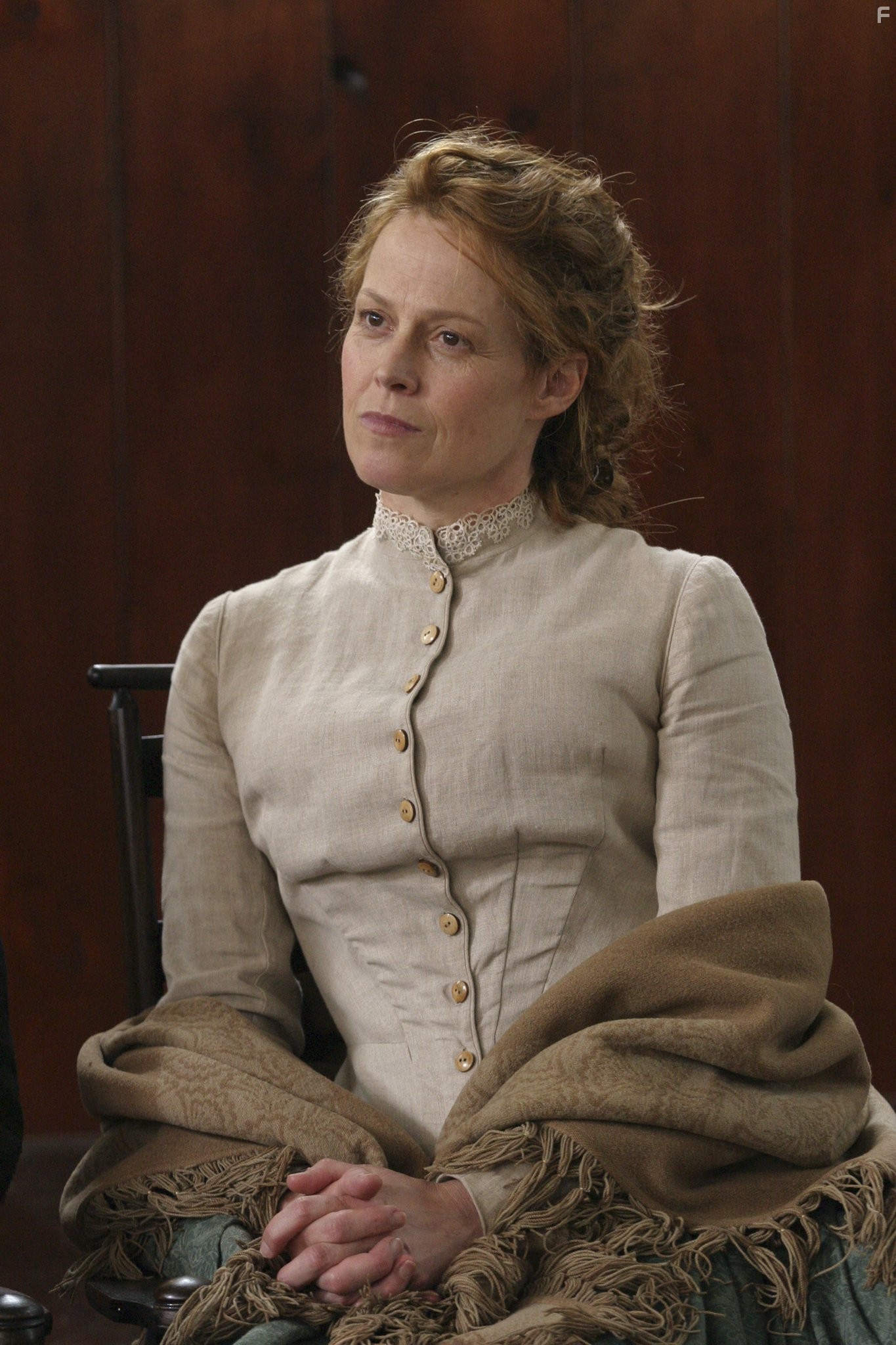 Sigourney Weaver in Таинственный лес (2004)