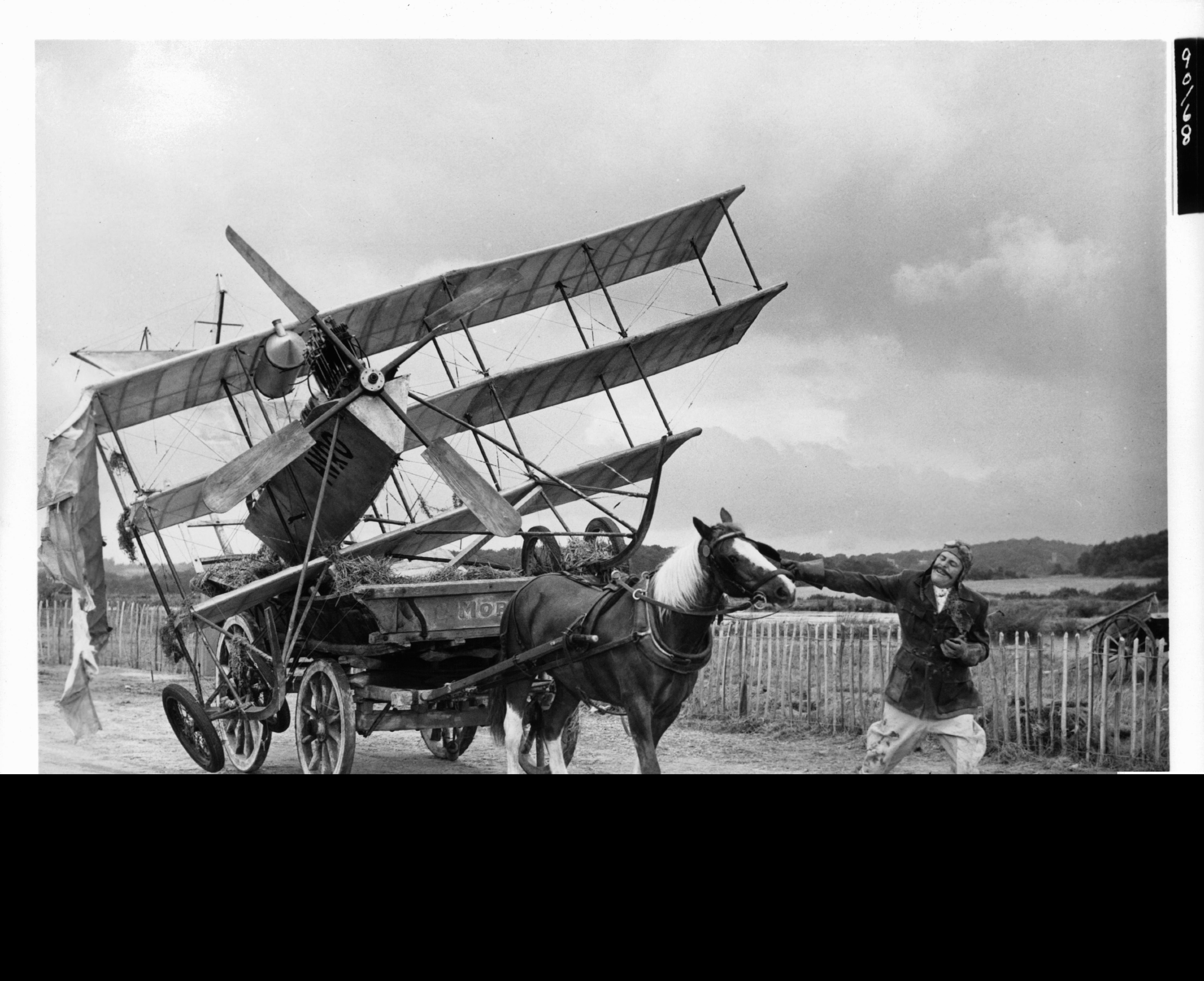 Terry-Thomas in Воздушные приключения (1965)