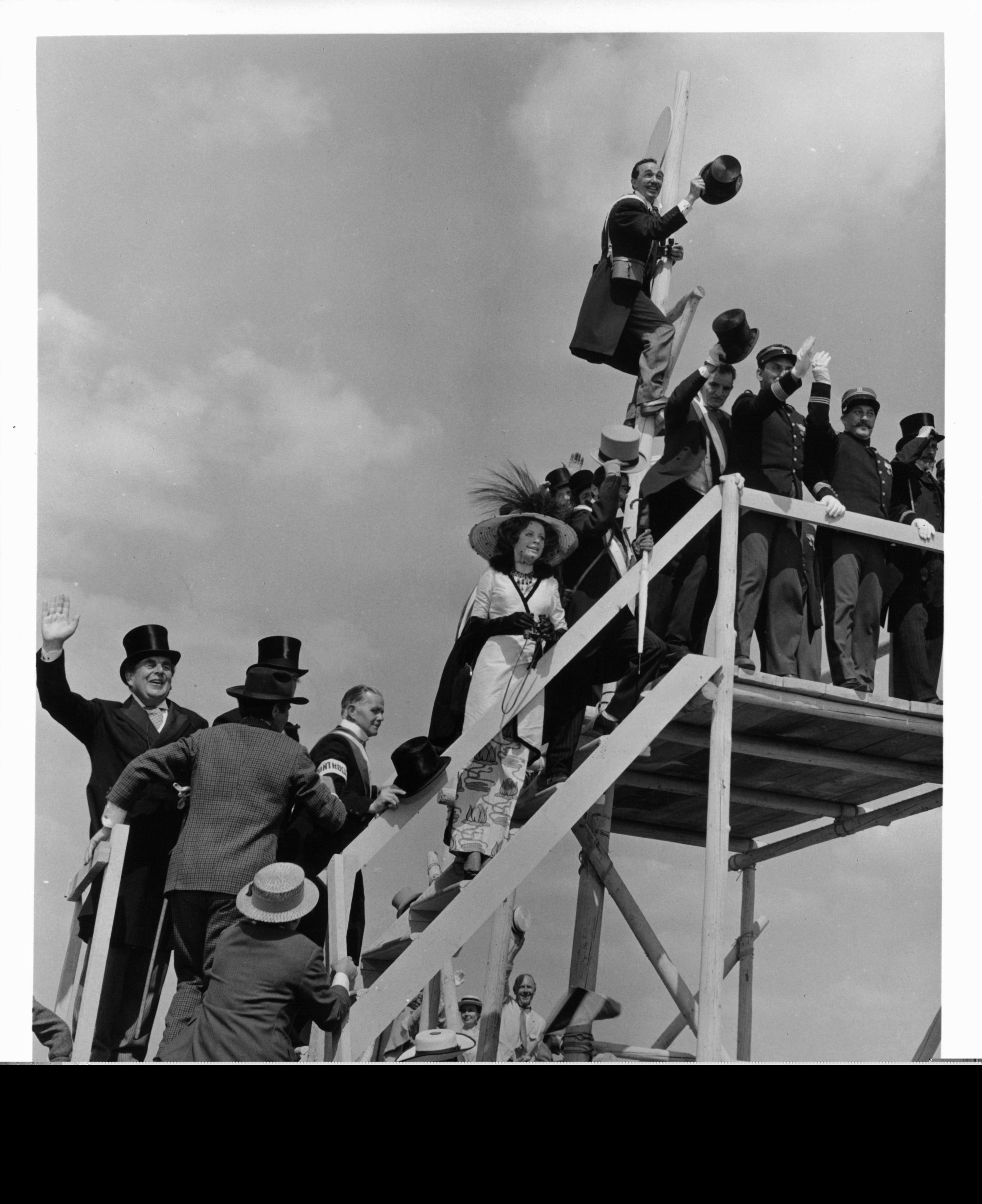 Robert Morley in Воздушные приключения (1965)