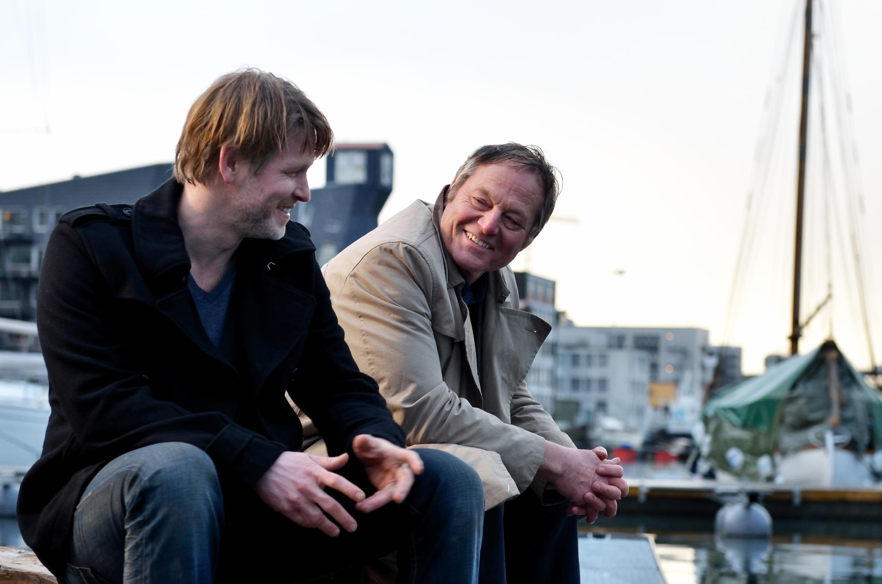 Varg Veum - De dde har det godt (2012)