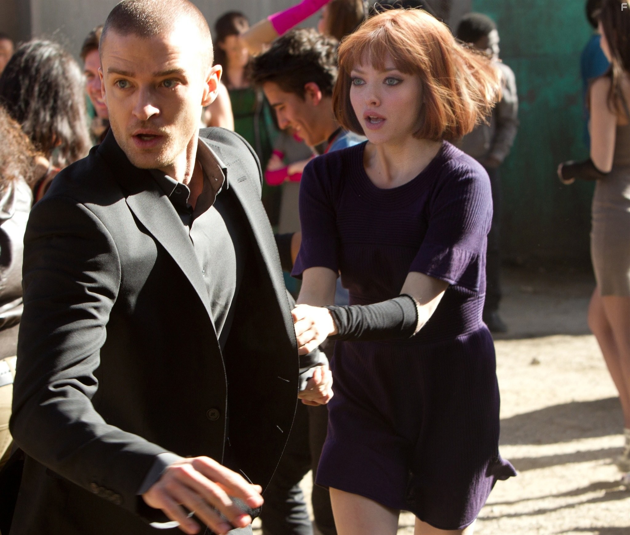 Justin Timberlake and Amanda Seyfried in Время (2011)